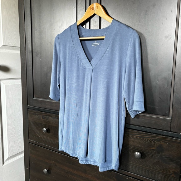 Denver Hayes Women's Pleat Detail Relaxed Fit V-Neck Top - Picture 11 of 15